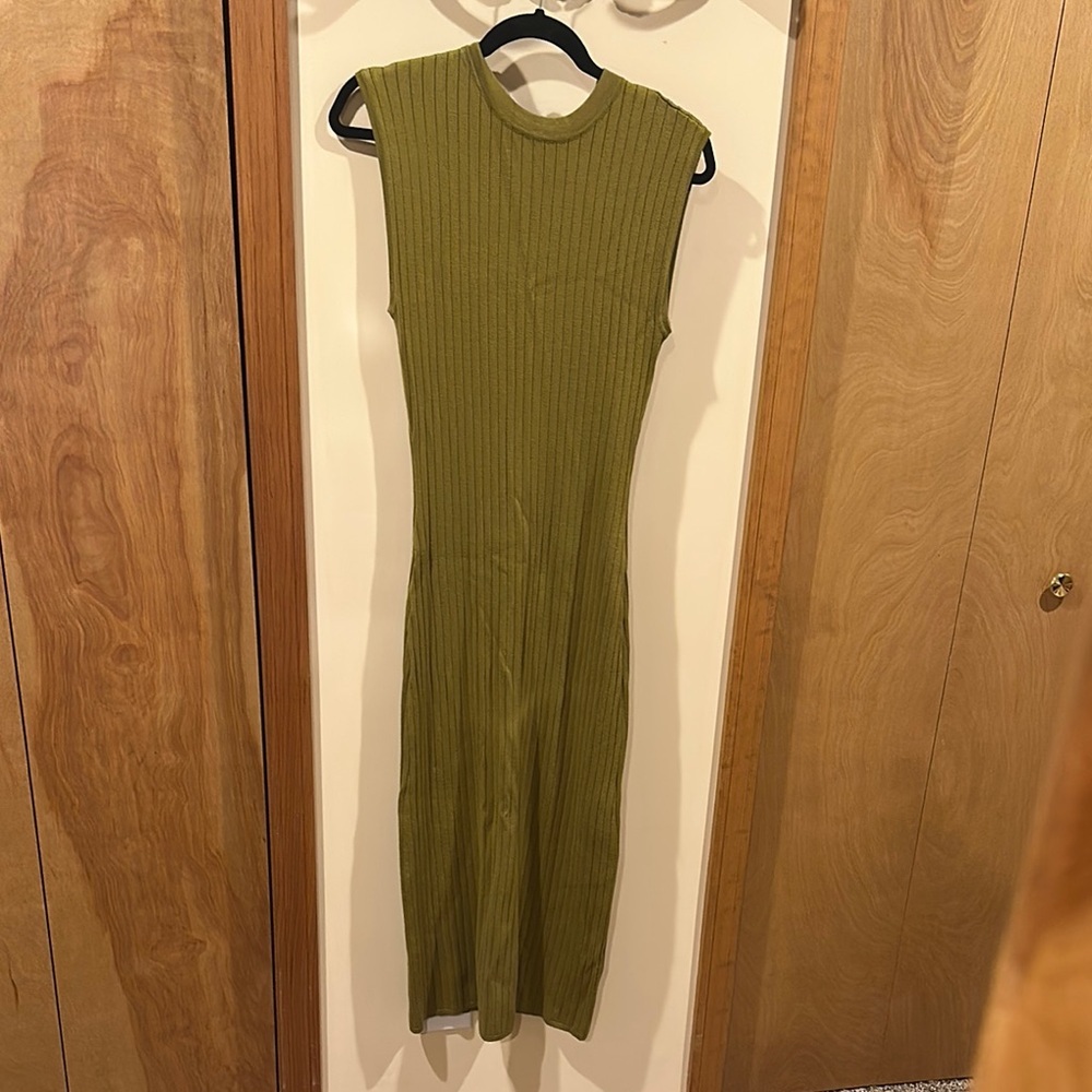 Modern Citizen Green Mock Neck Sheath Midi Dress